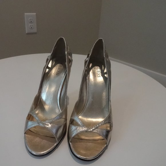 Guess Vincenza Gold Heels - Picture 3 of 8